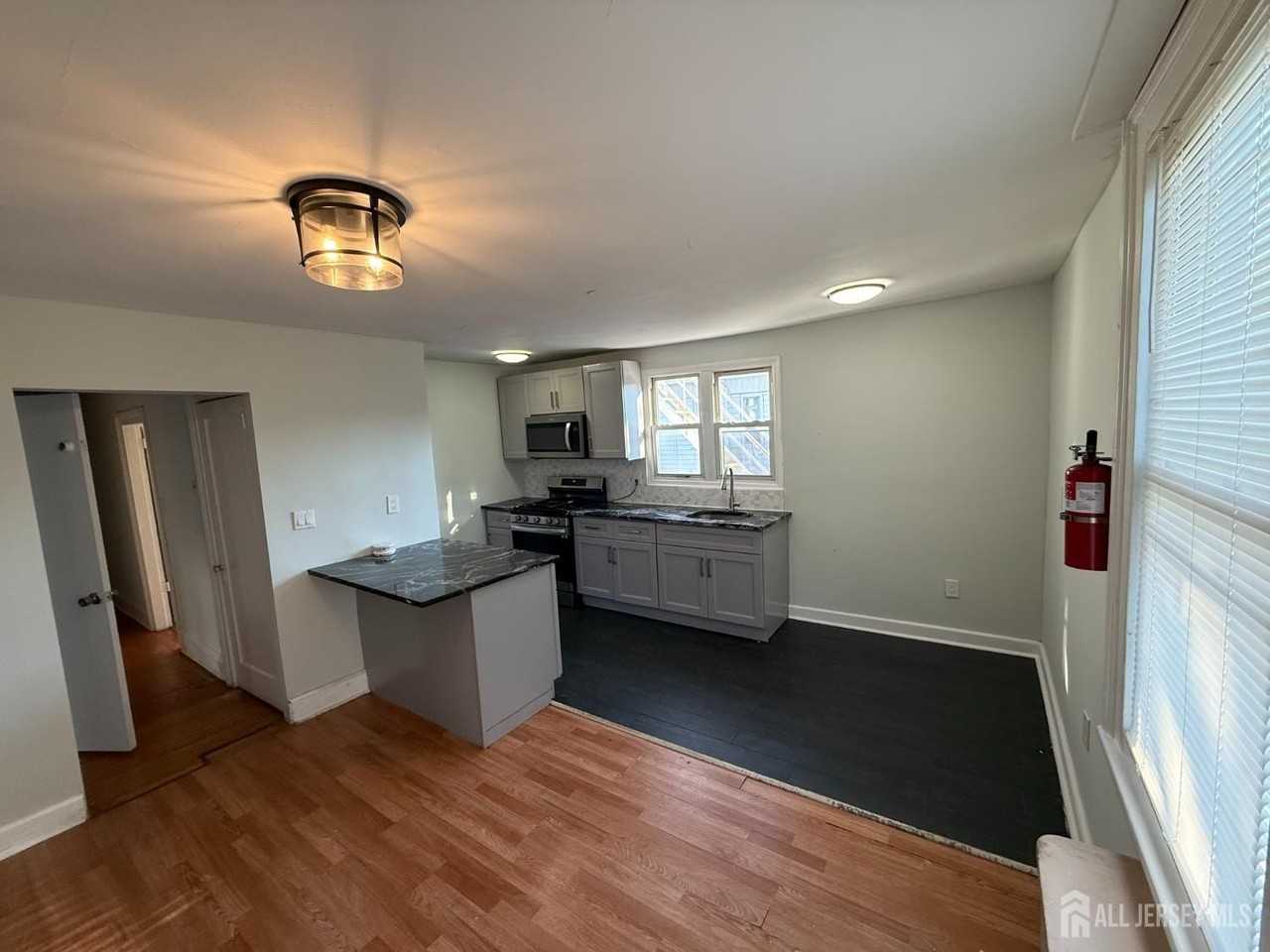 155 Livingston Ave - Photo 2 of 6