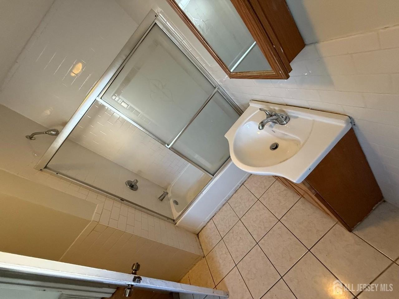 155 Livingston Ave - Photo 6 of 6