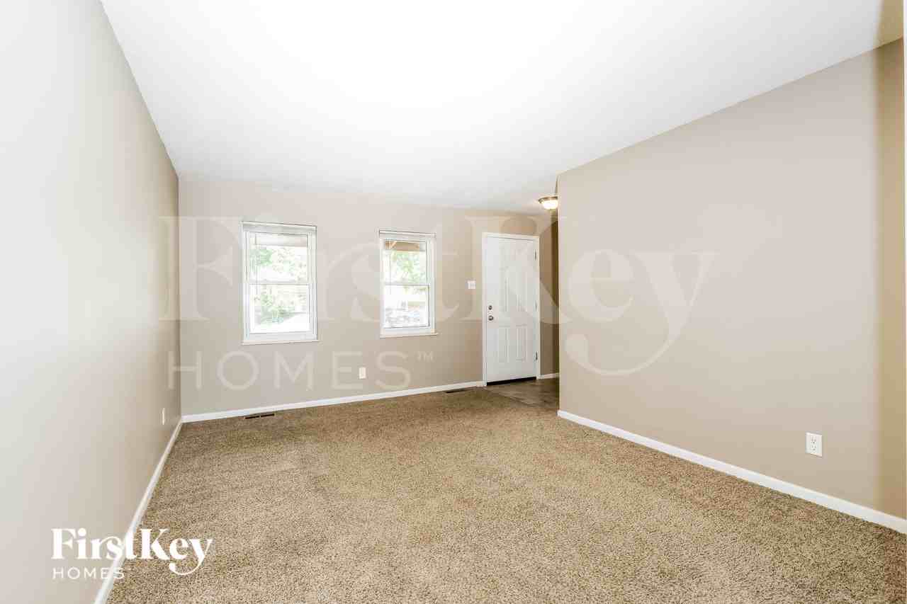 2240 Spoonwood Ln - Photo 4 of 16