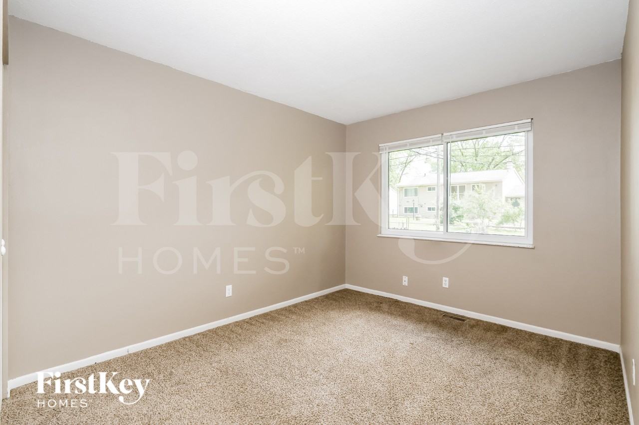 2240 Spoonwood Ln - Photo 7 of 16
