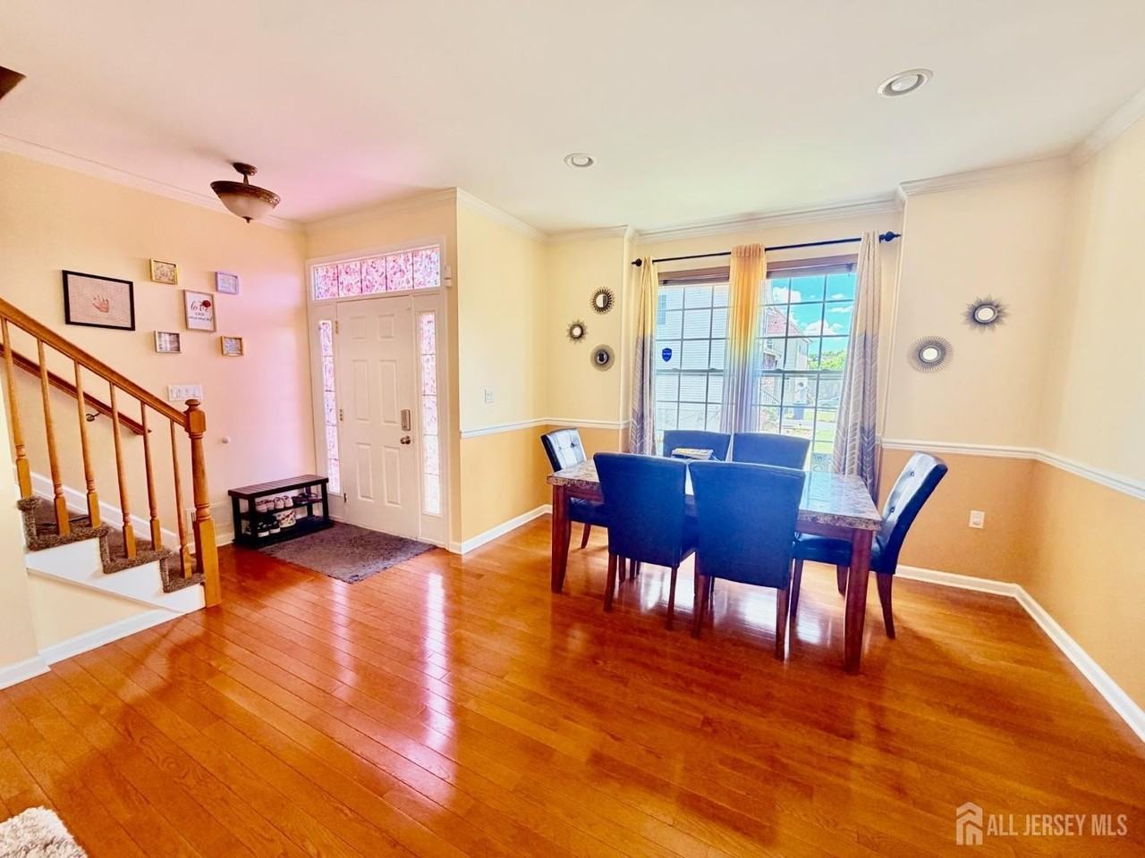247 Morning Glory Dr - Photo 2 of 27