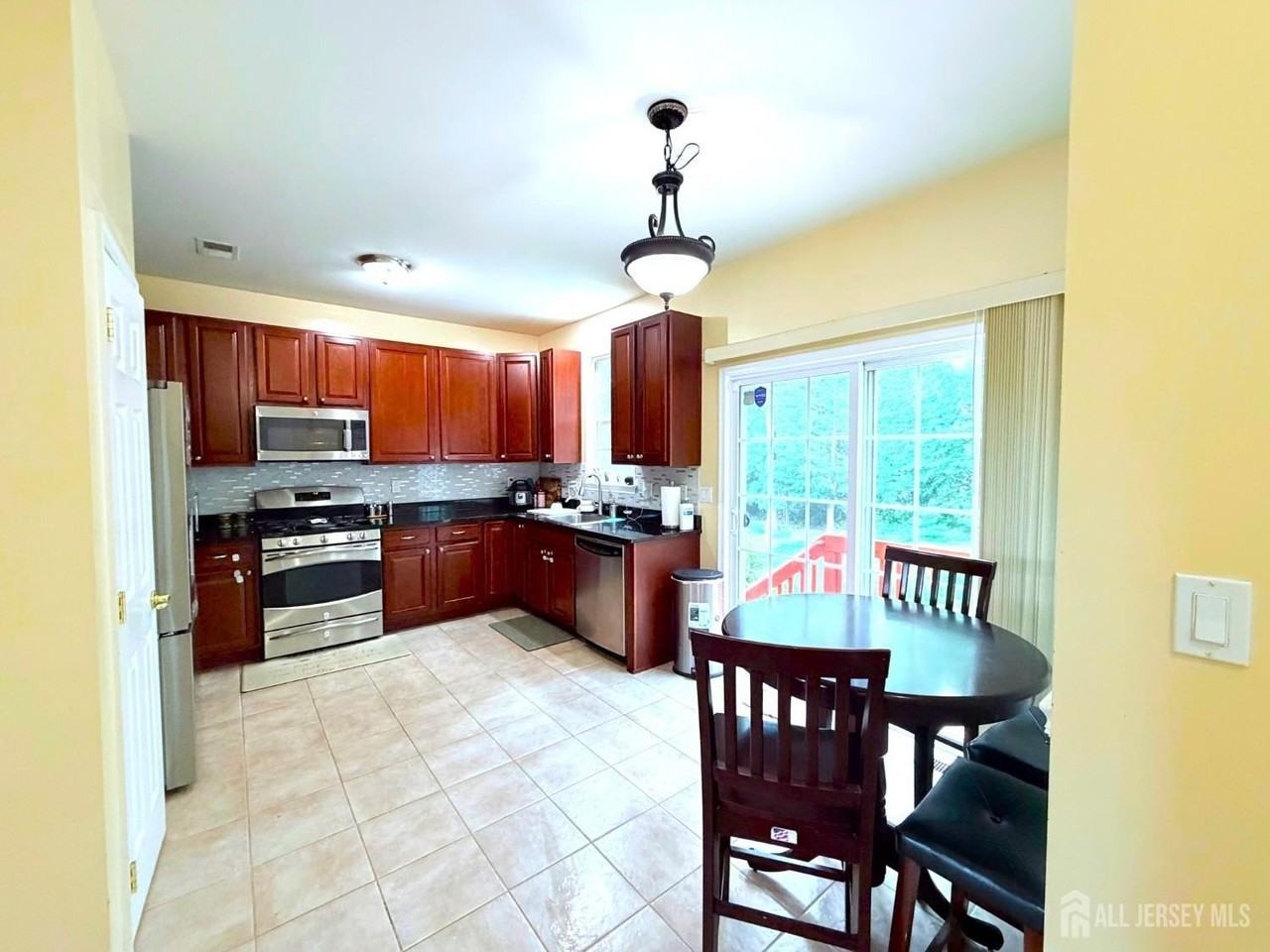 247 Morning Glory Dr - Photo 6 of 27
