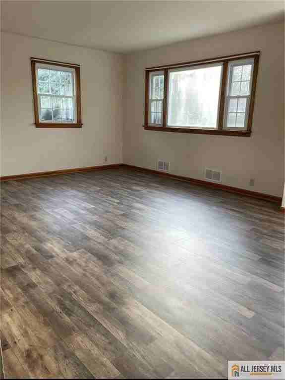 1601 W 7th St - Photo 2 of 14