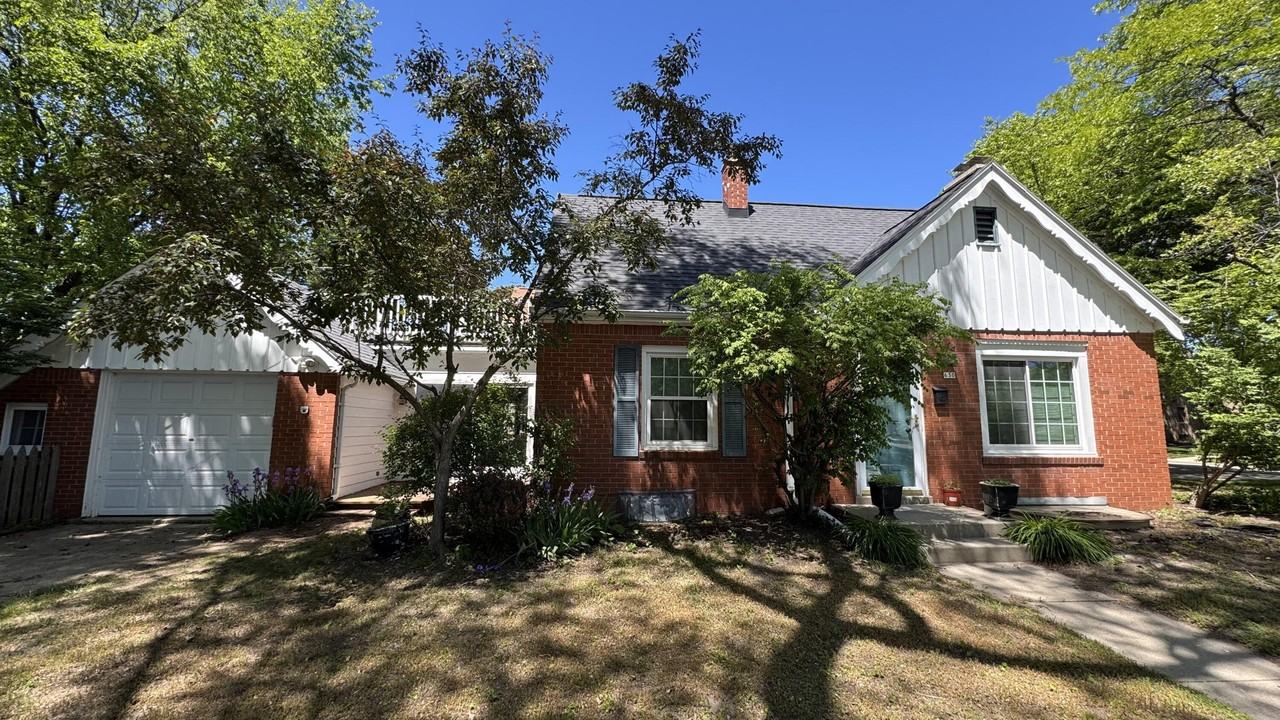630 E Fairmount Ave - Photo 2 of 25