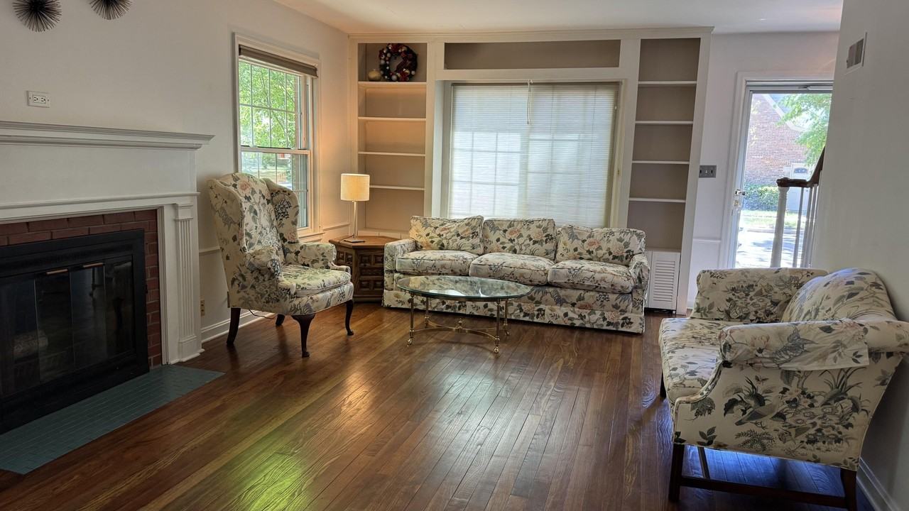 630 E Fairmount Ave - Photo 5 of 25
