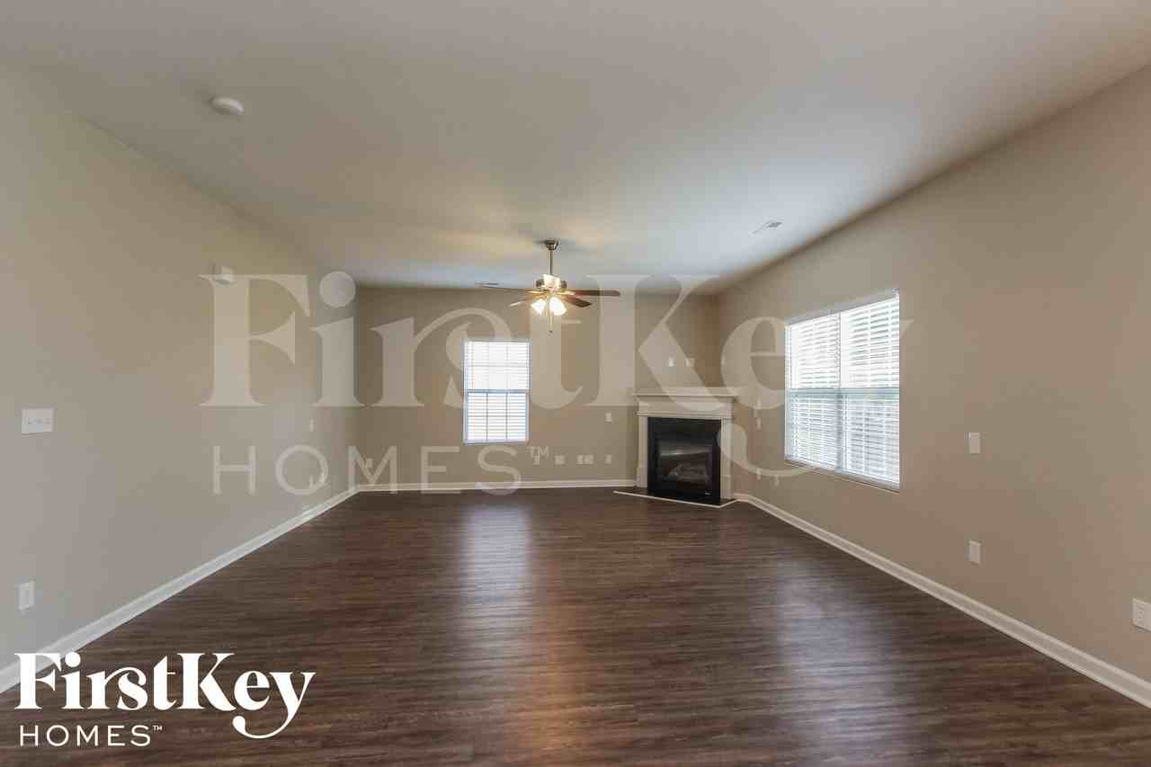 2026 Craver Meadows Dr - Photo 3 of 15