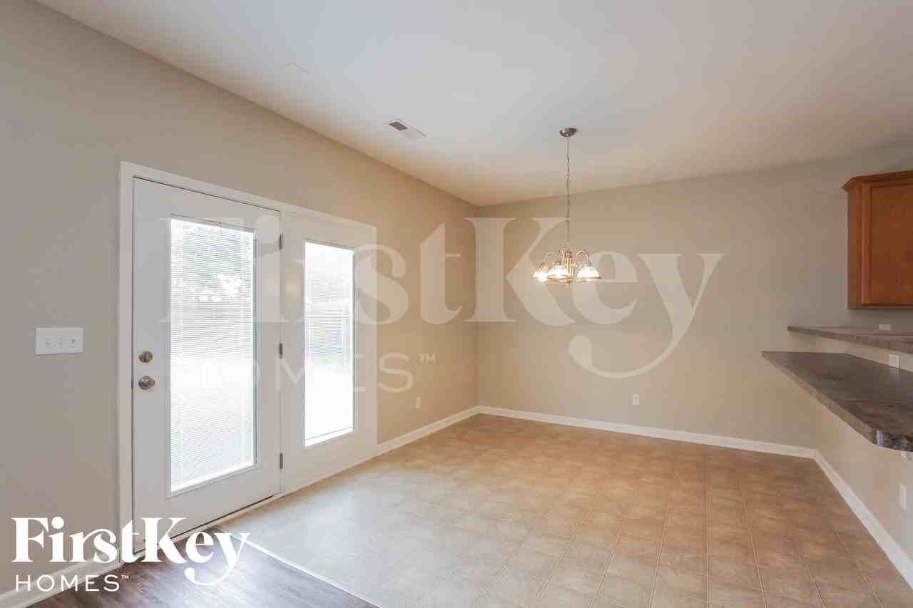 2026 Craver Meadows Dr - Photo 5 of 15
