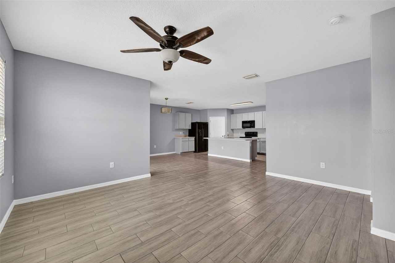 4042 Wayfarer Way - Photo 7 of 50