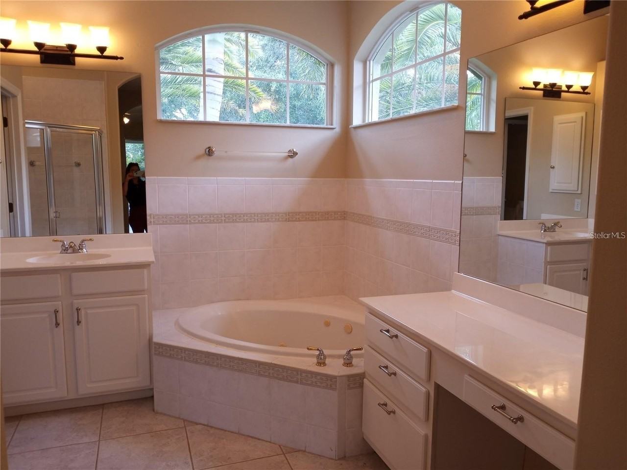 6506 Waters Edge Way - Photo 3 of 14