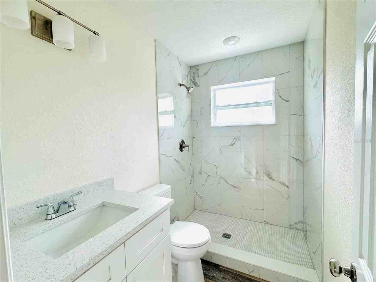 9805 N Myrtle St - Photo 5 of 9