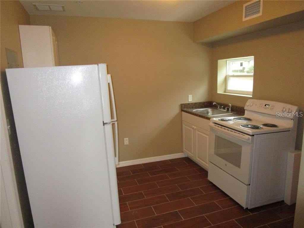 1002 E Mcdonald Ave #3 - Photo 7 of 12