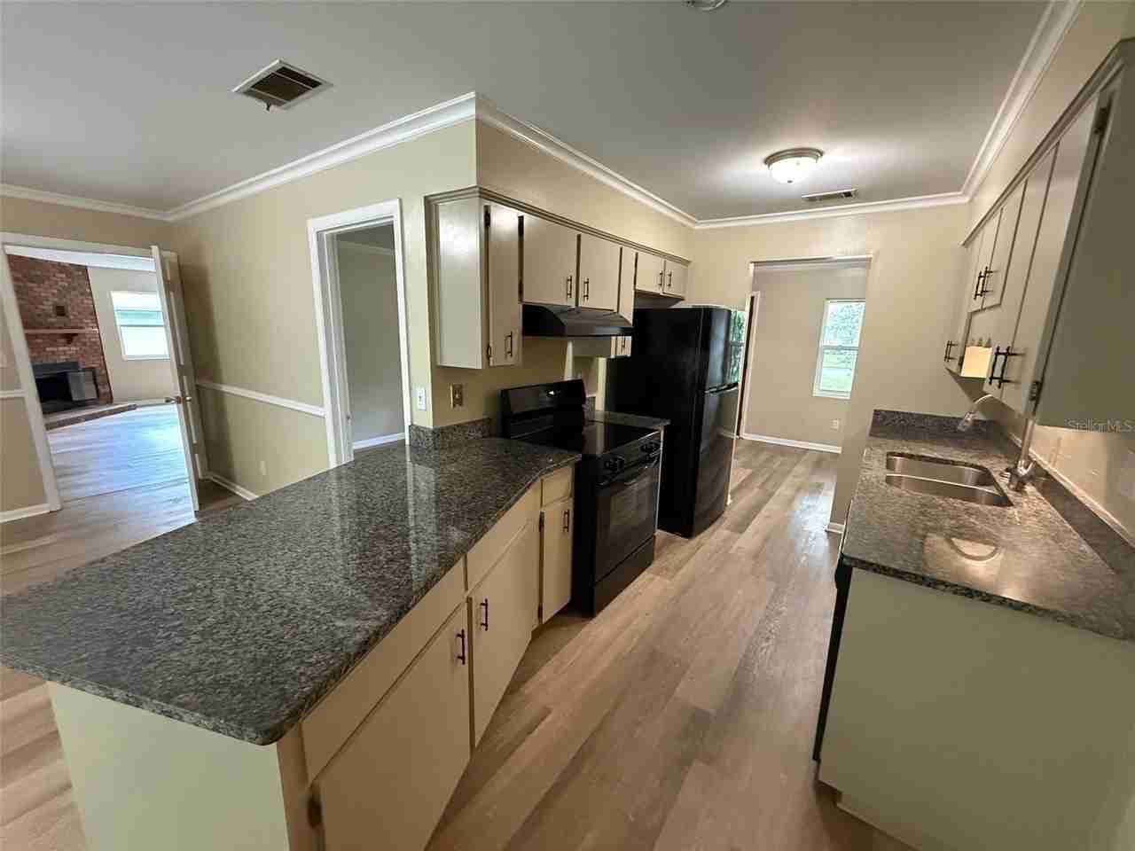 3537 Nw 49th Ave - Photo 6 of 11