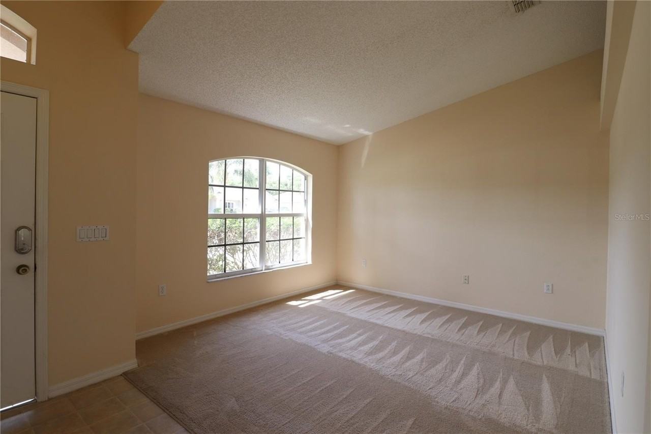 1386 Fallwood Dr - Photo 2 of 10