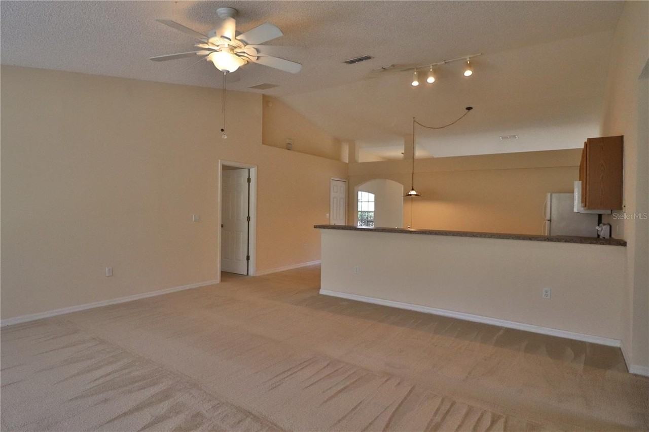 1386 Fallwood Dr - Photo 5 of 10