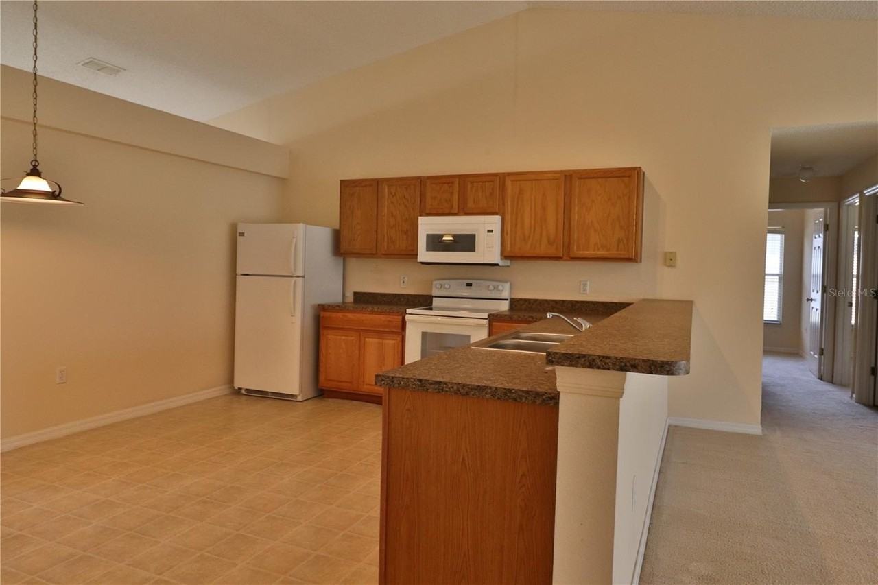 1386 Fallwood Dr - Photo 7 of 10