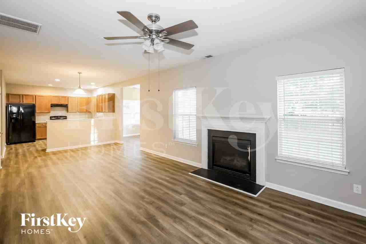 11101 Dulin Creek Blvd - Photo 5 of 20