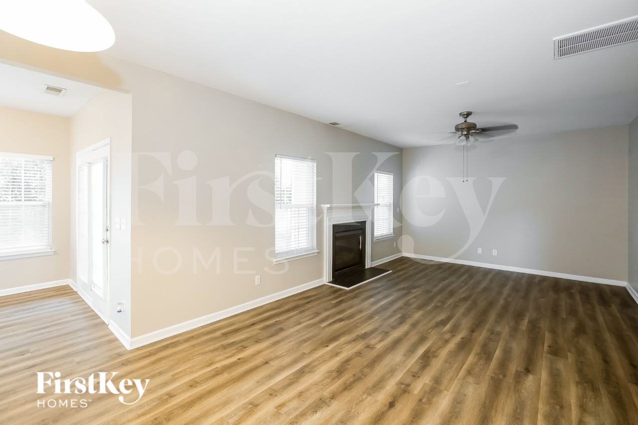 11101 Dulin Creek Blvd - Photo 6 of 20