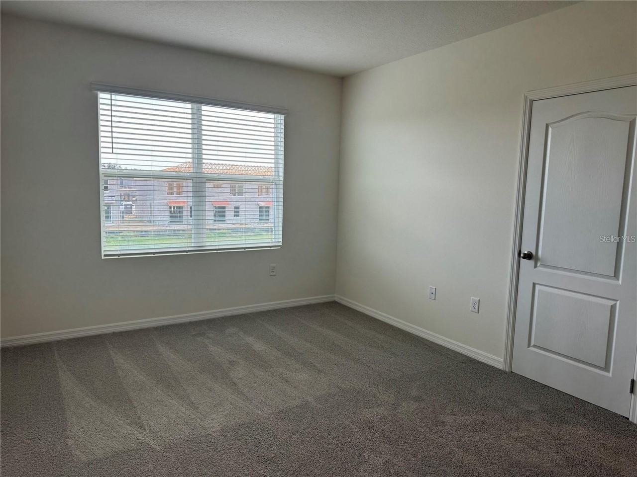 2572 Tulip Dr - Photo 6 of 16
