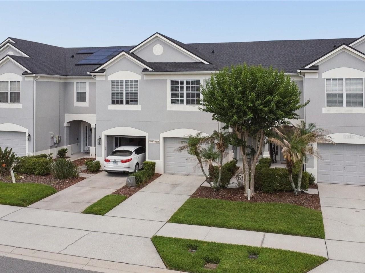 1055 Rock Harbor Ave - Photo 3 of 34