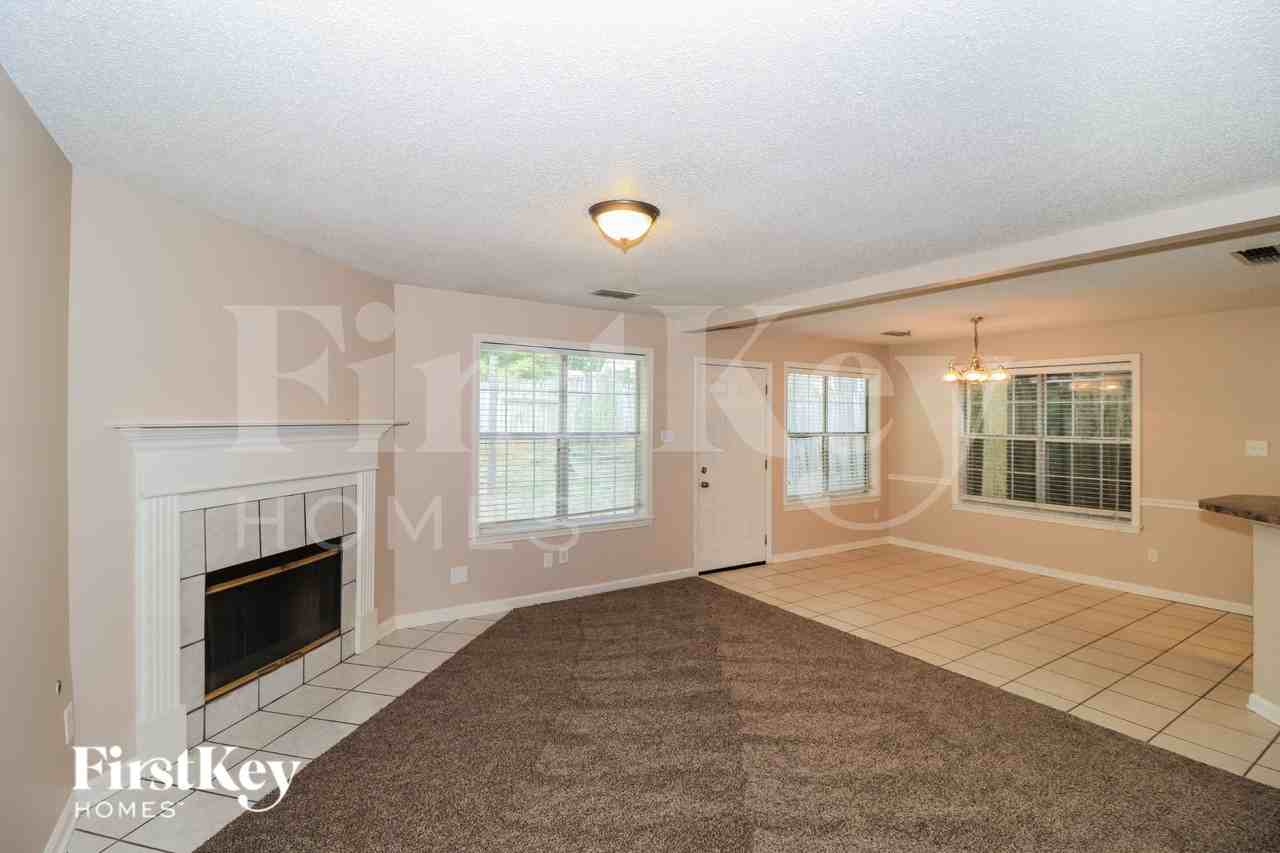 1049 Nolan Ln - Photo 3 of 15