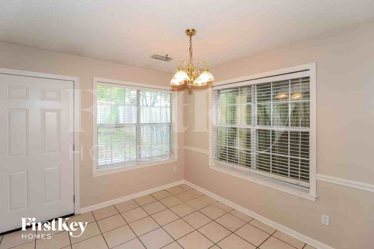 1049 Nolan Ln - Photo 6 of 15
