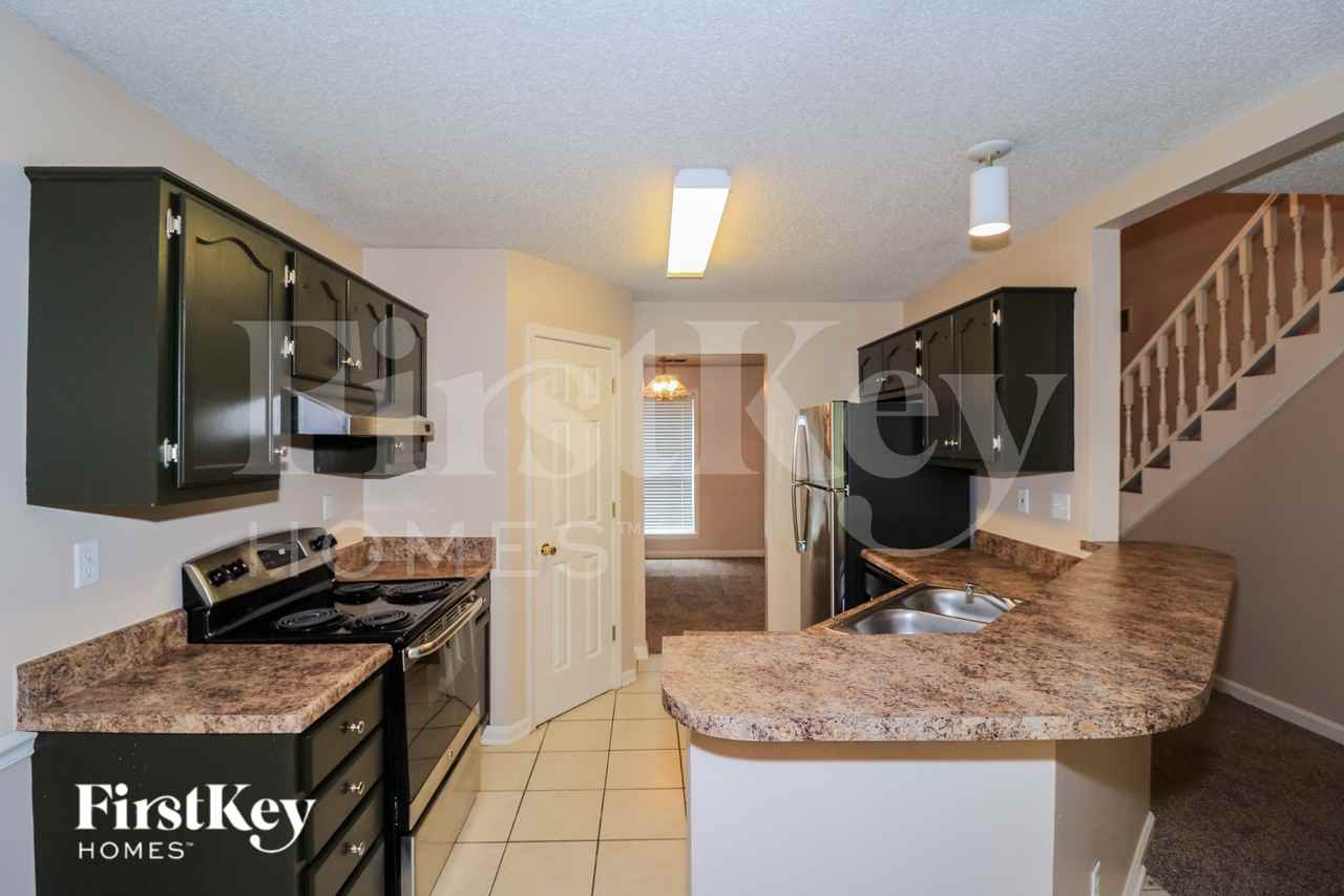 1049 Nolan Ln - Photo 7 of 15