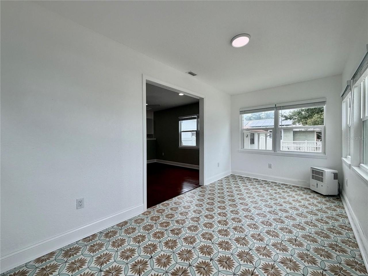 3823 2nd Ave N - Photo 4 of 26
