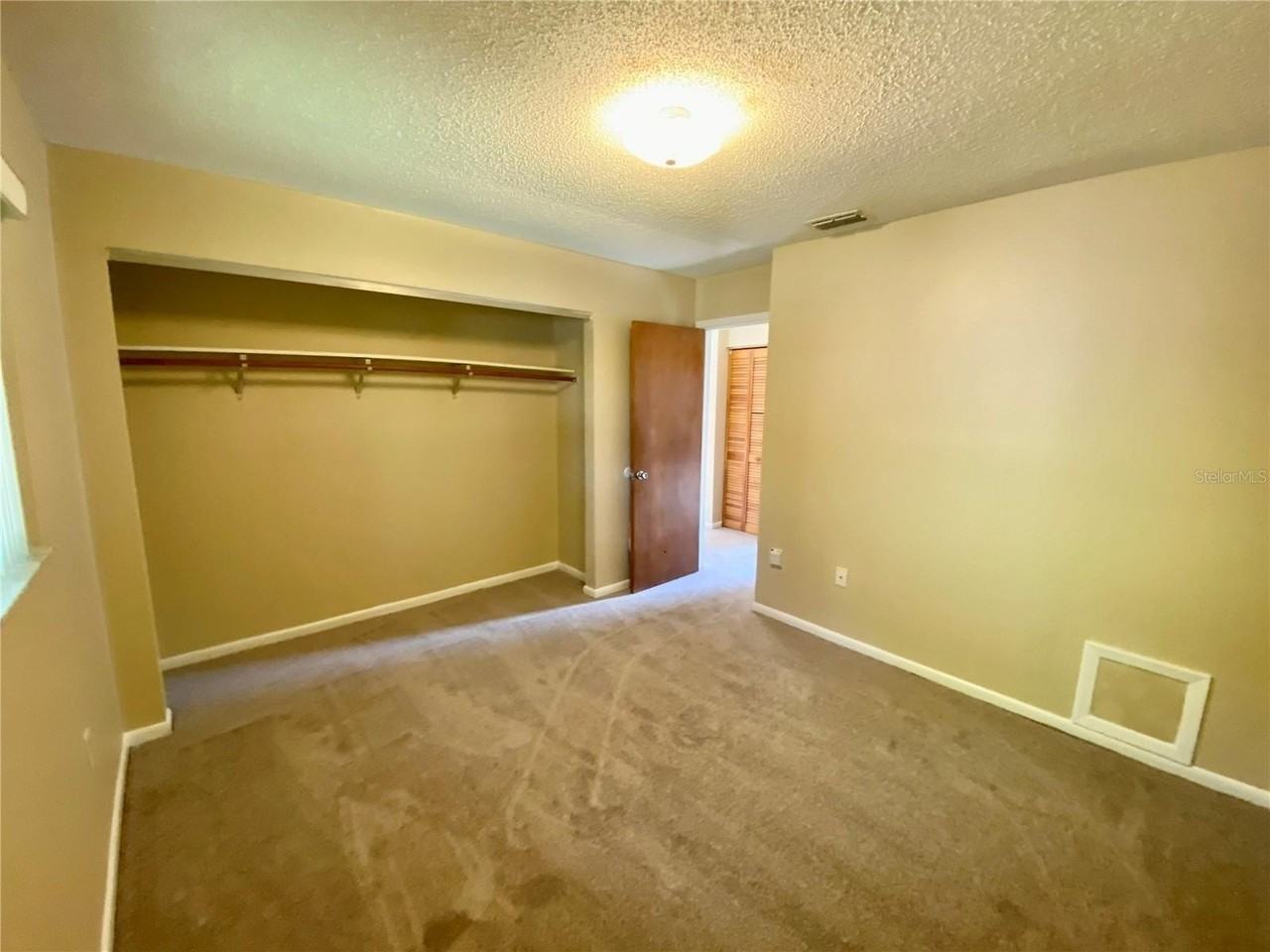 20004 Suncrest Dr - Photo 6 of 10