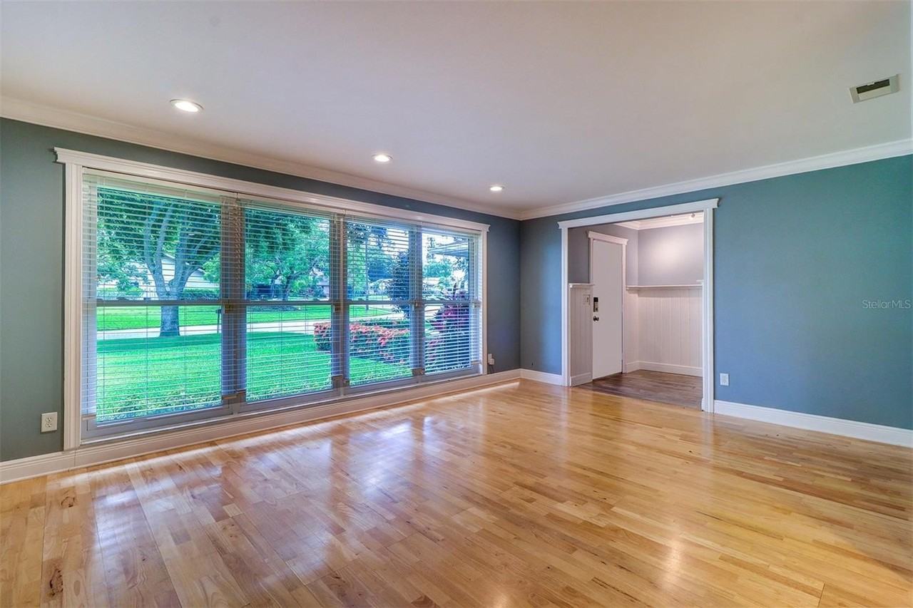 2958 Meadow Wood Dr - Photo 5 of 31