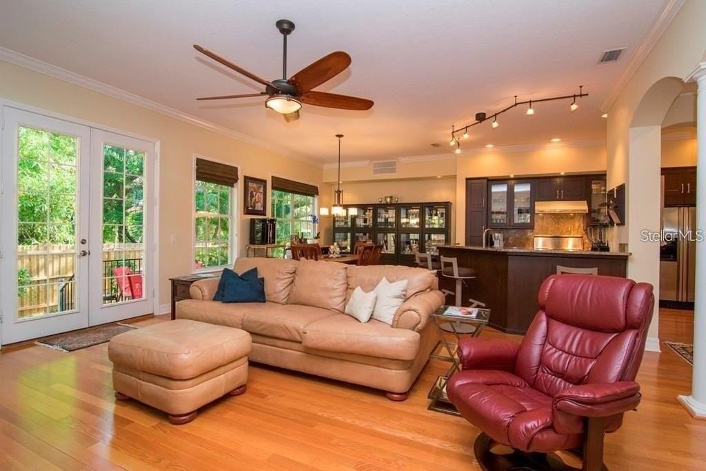 2907 Hansen Manor Ln - Photo 2 of 11