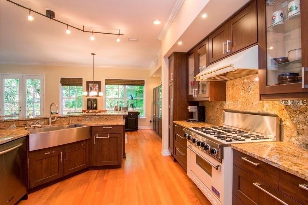 2907 Hansen Manor Ln - Photo 5 of 11