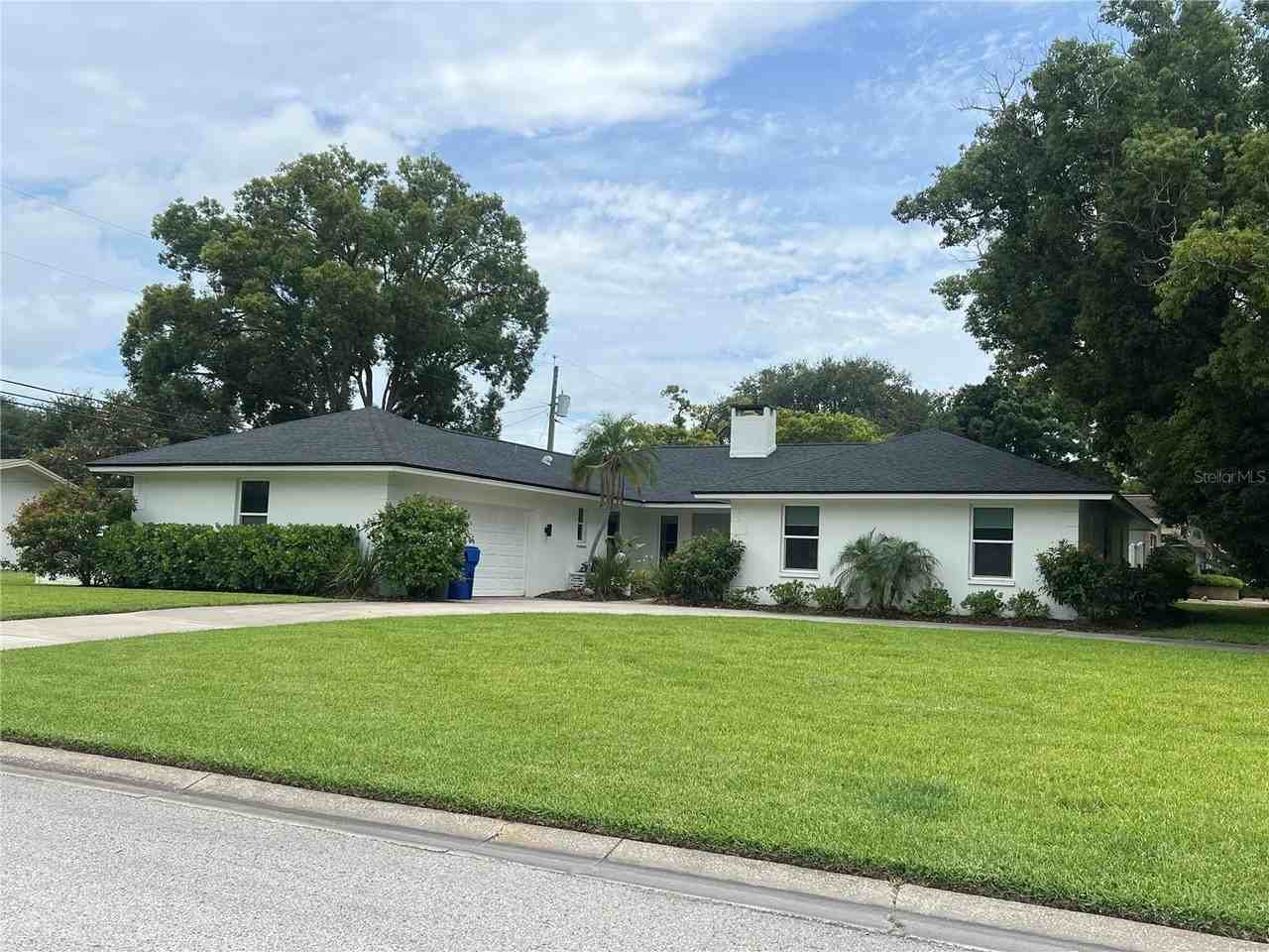 1455 Fairway Dr - Photo 2 of 38