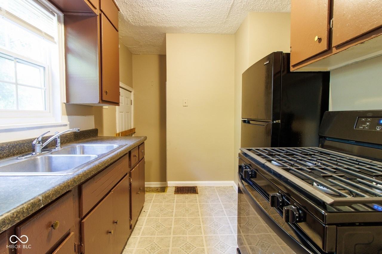 3421 N Olney St - Photo 6 of 17