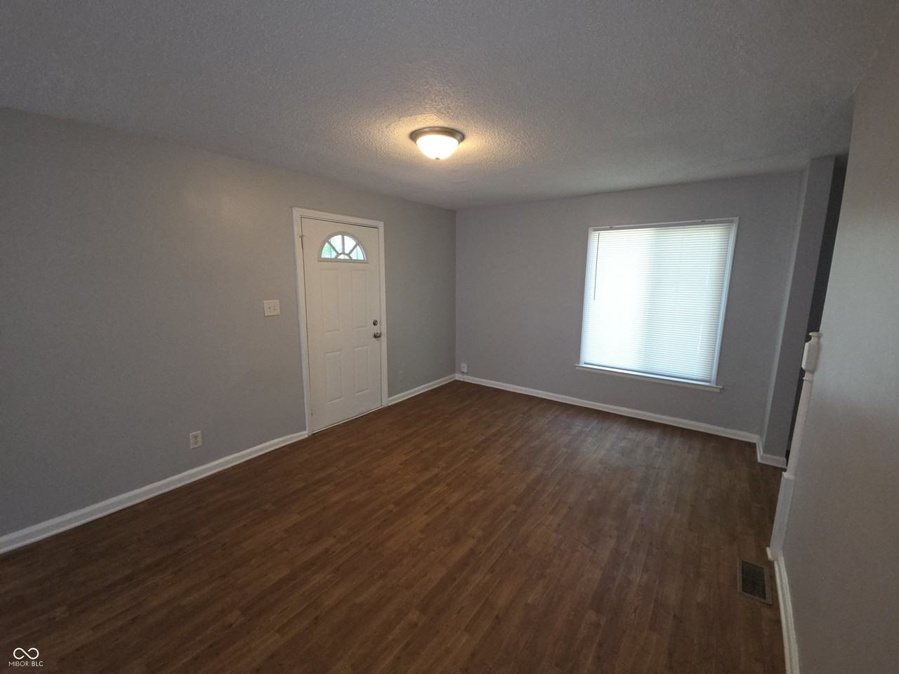 2221 E 38th St - Photo 4 of 15