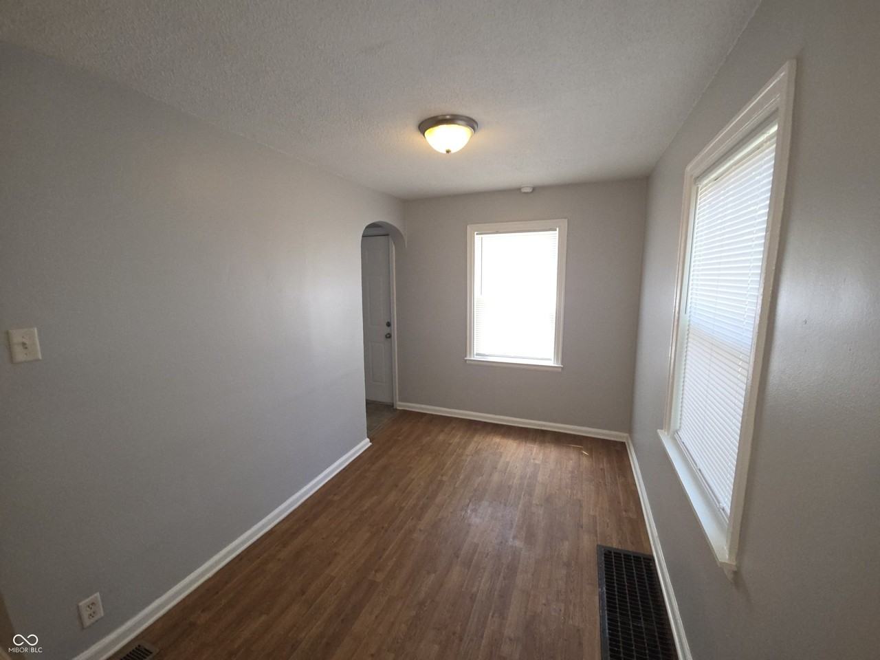 2221 E 38th St - Photo 5 of 15