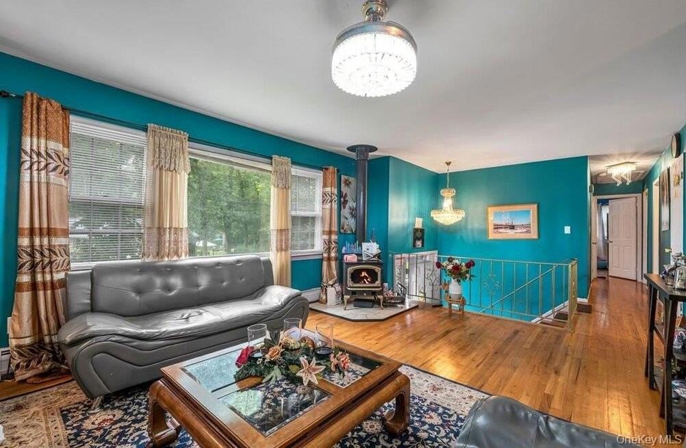95 Hillside Ave - Photo 3 of 21