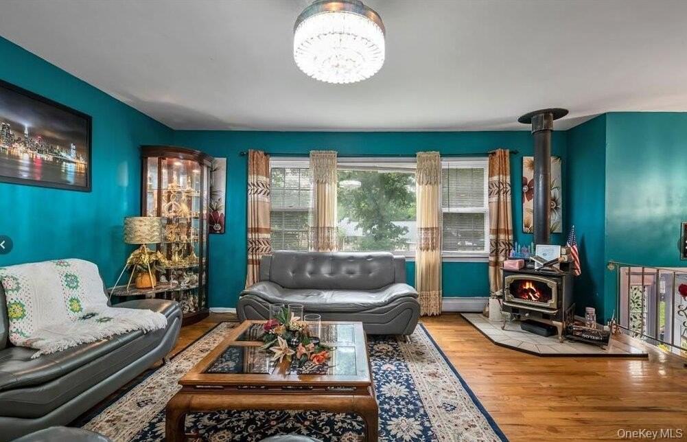 95 Hillside Ave - Photo 4 of 21