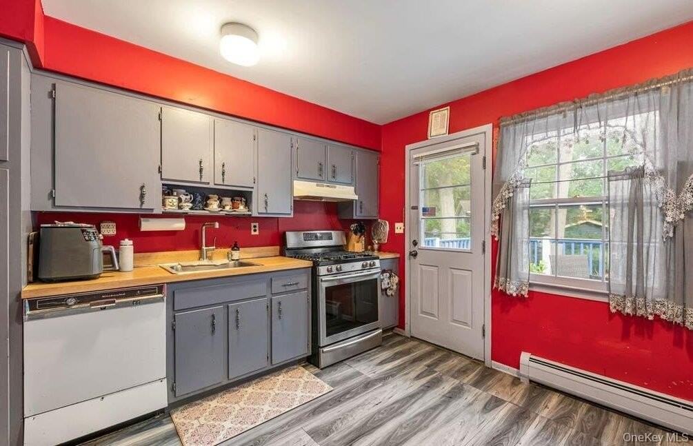 95 Hillside Ave - Photo 7 of 21