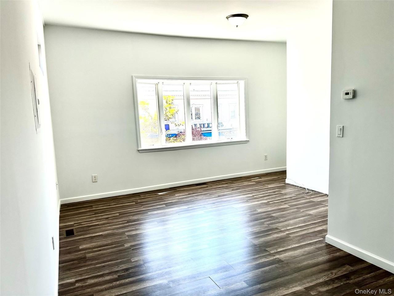 949 W Beech St - Photo 3 of 31