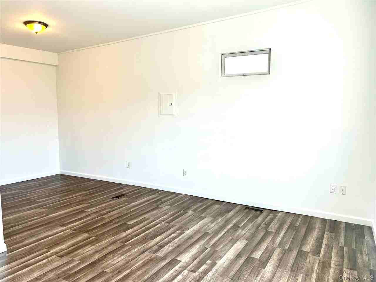 949 W Beech St - Photo 7 of 31