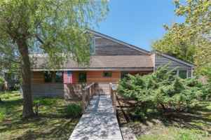featured image of 290 Wilmot Rd