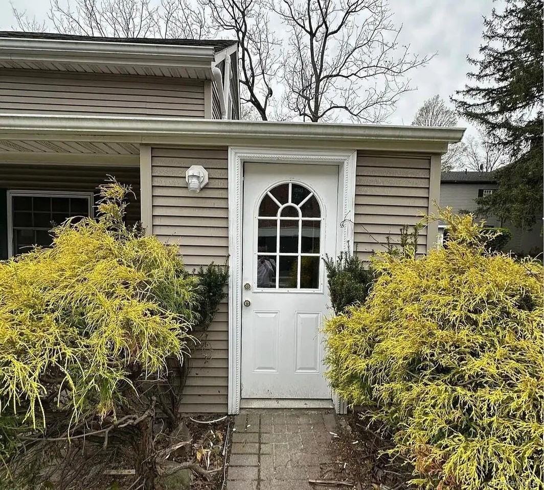 18 Forester Ave - Photo 3 of 18