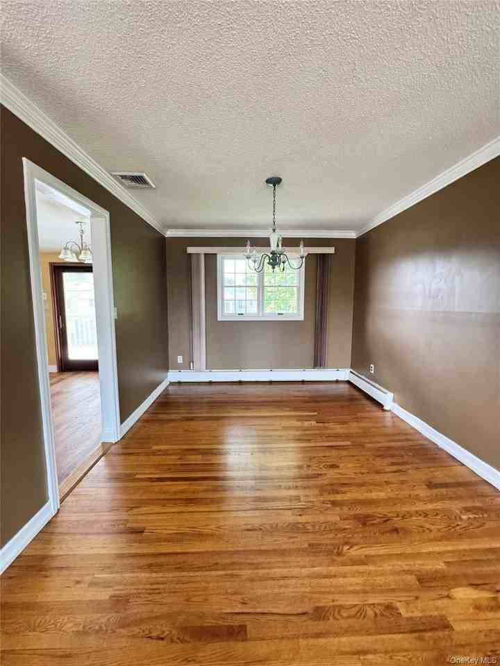 255 Brookside Ct - Photo 3 of 11