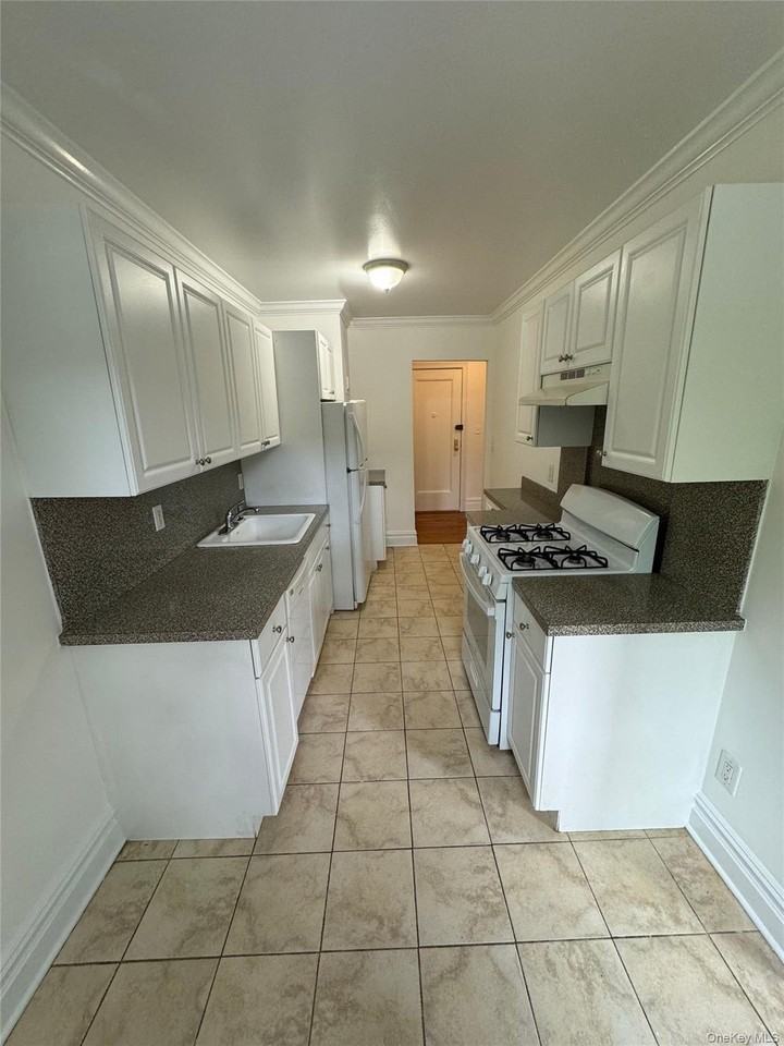 10 Wright Pl #A5 - Photo 3 of 10