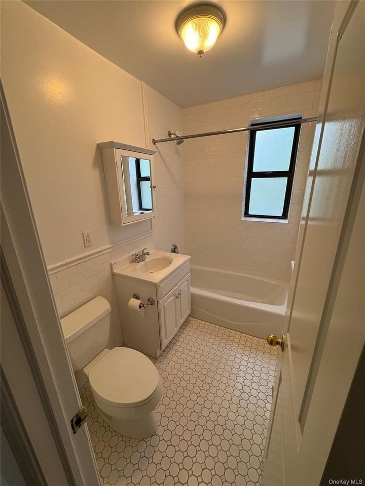 10 Wright Pl #A5 - Photo 7 of 10
