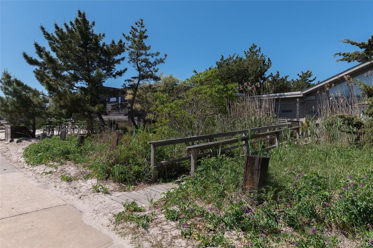 39 West Walk - Photo 2 of 14