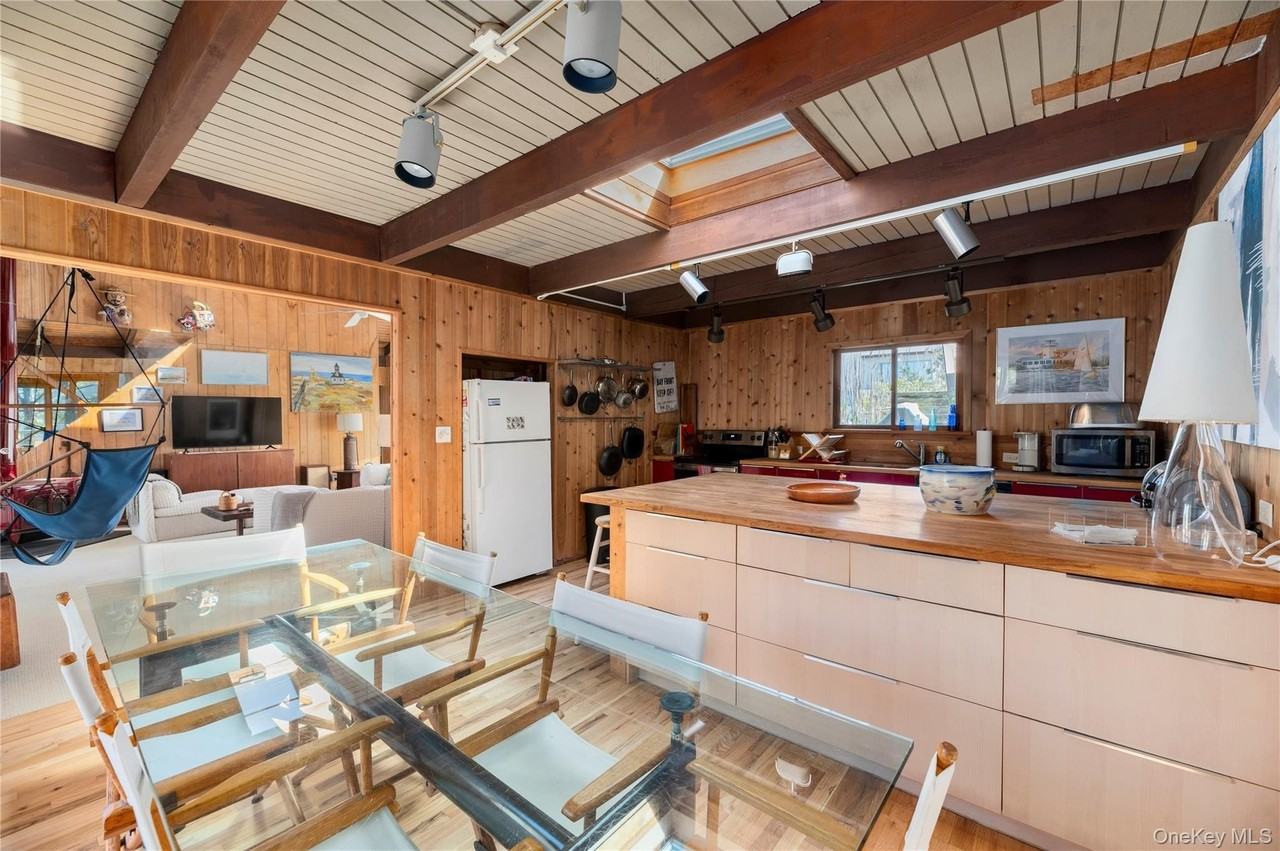 39 West Walk - Photo 4 of 14