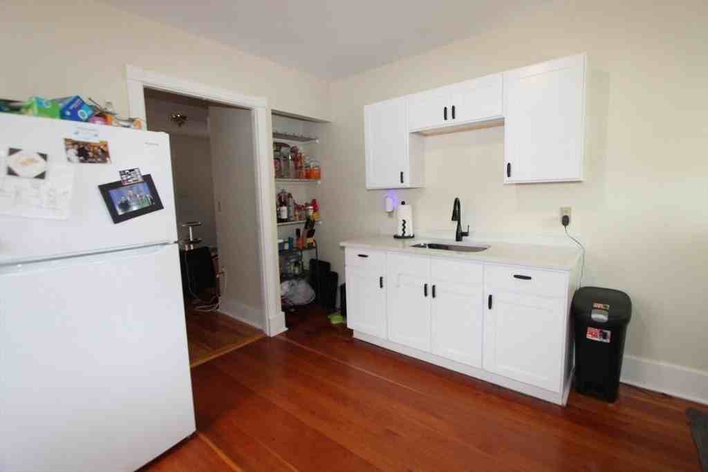 122 Elm St #D - Photo 6 of 13