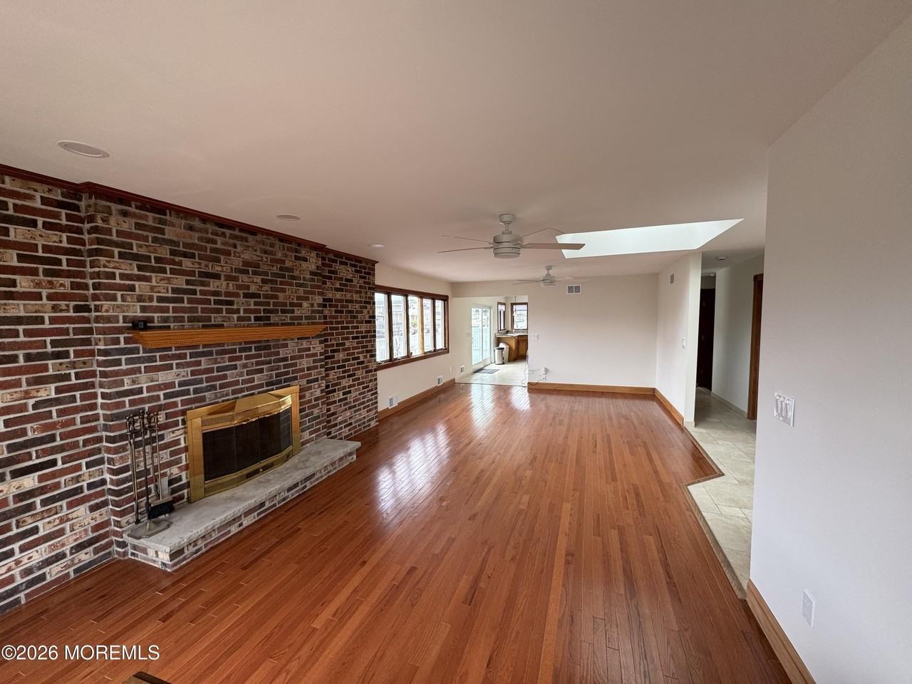 31 Navarra Dr - Photo 5 of 38