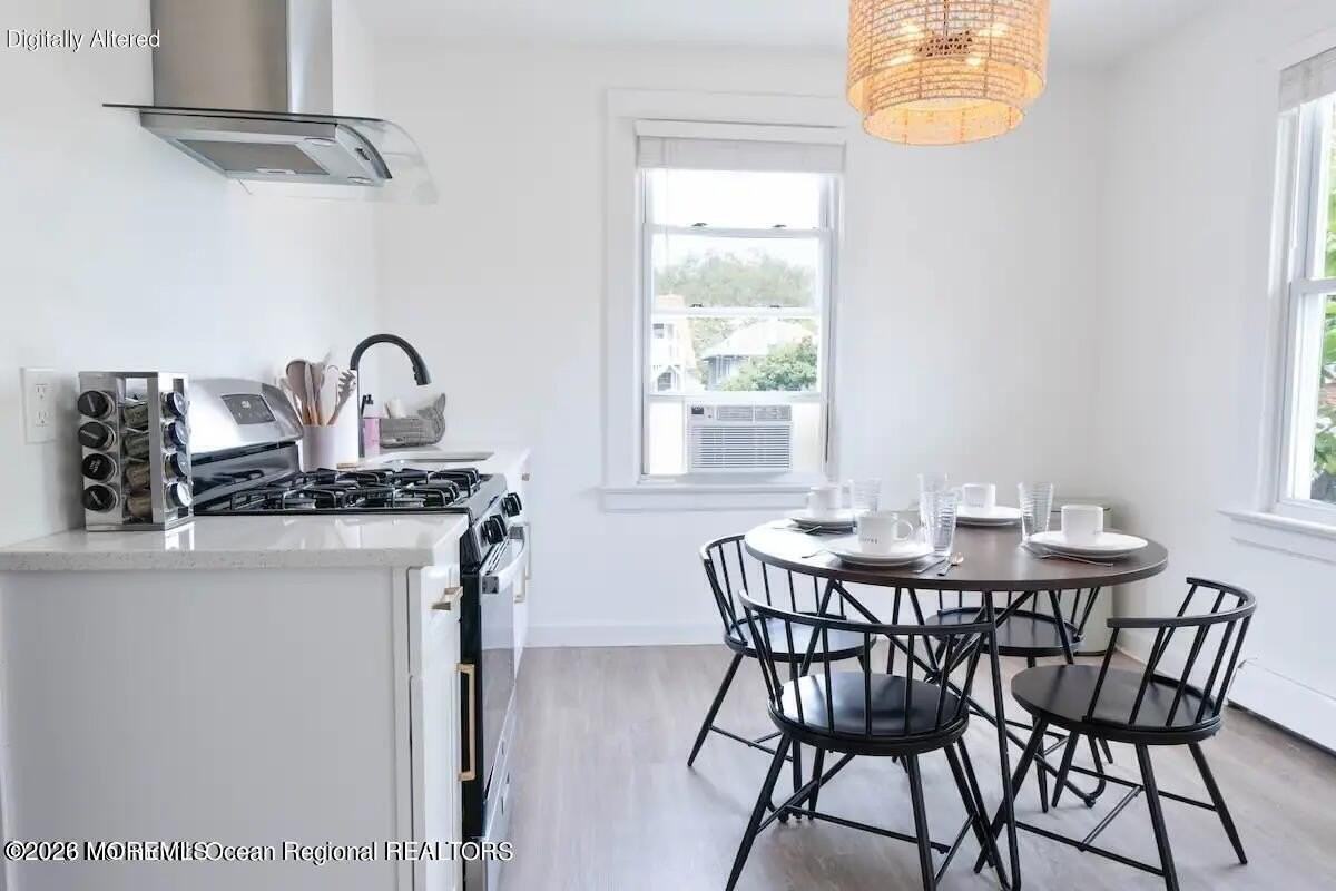 907 Bergh St - Photo 3 of 11